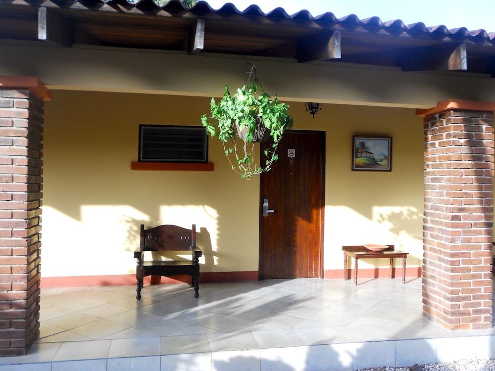 Hotel Las Espuelas, Bar & Restaurant Liberia Exterior photo