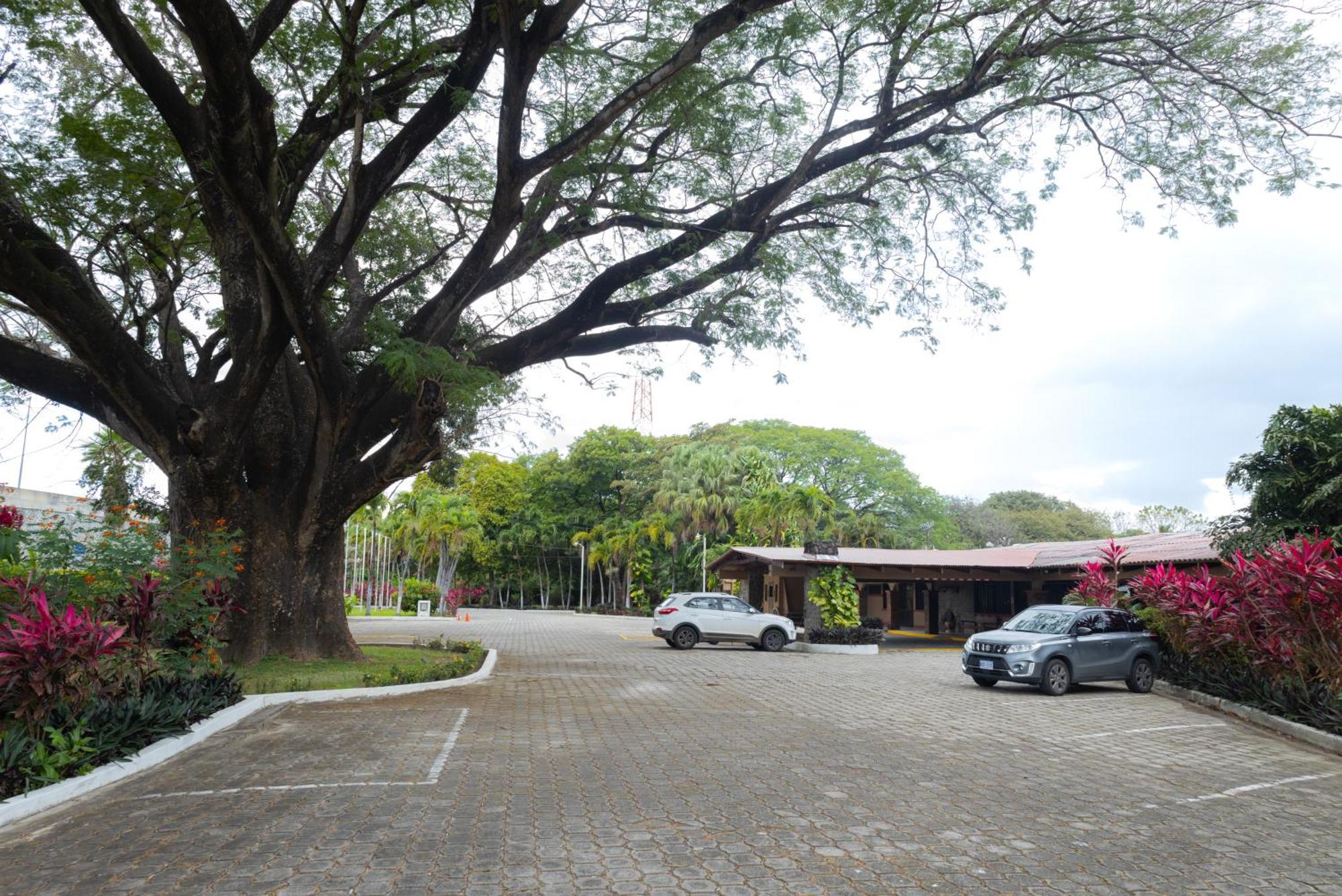 Hotel Las Espuelas, Bar & Restaurant Liberia Exterior photo