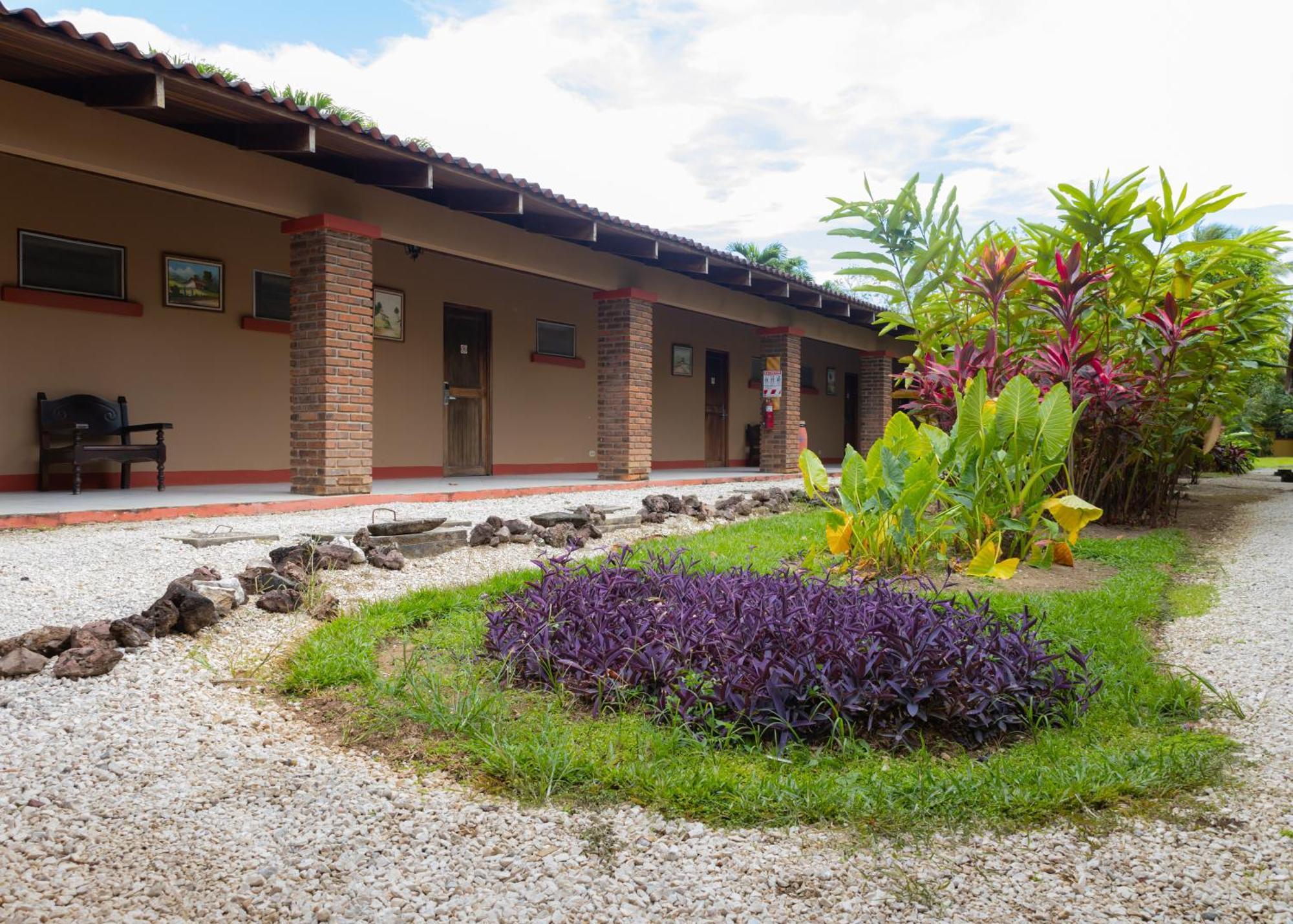 Hotel Las Espuelas, Bar & Restaurant Liberia Exterior photo