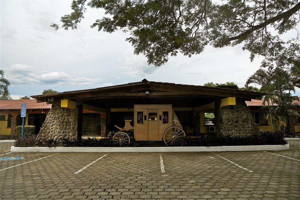 Hotel Las Espuelas, Bar & Restaurant Liberia Exterior photo